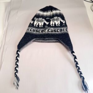 Vintage Peruvian Alpaca Wool Blend Earflap Hat “Cusco” Design – Gray/Black